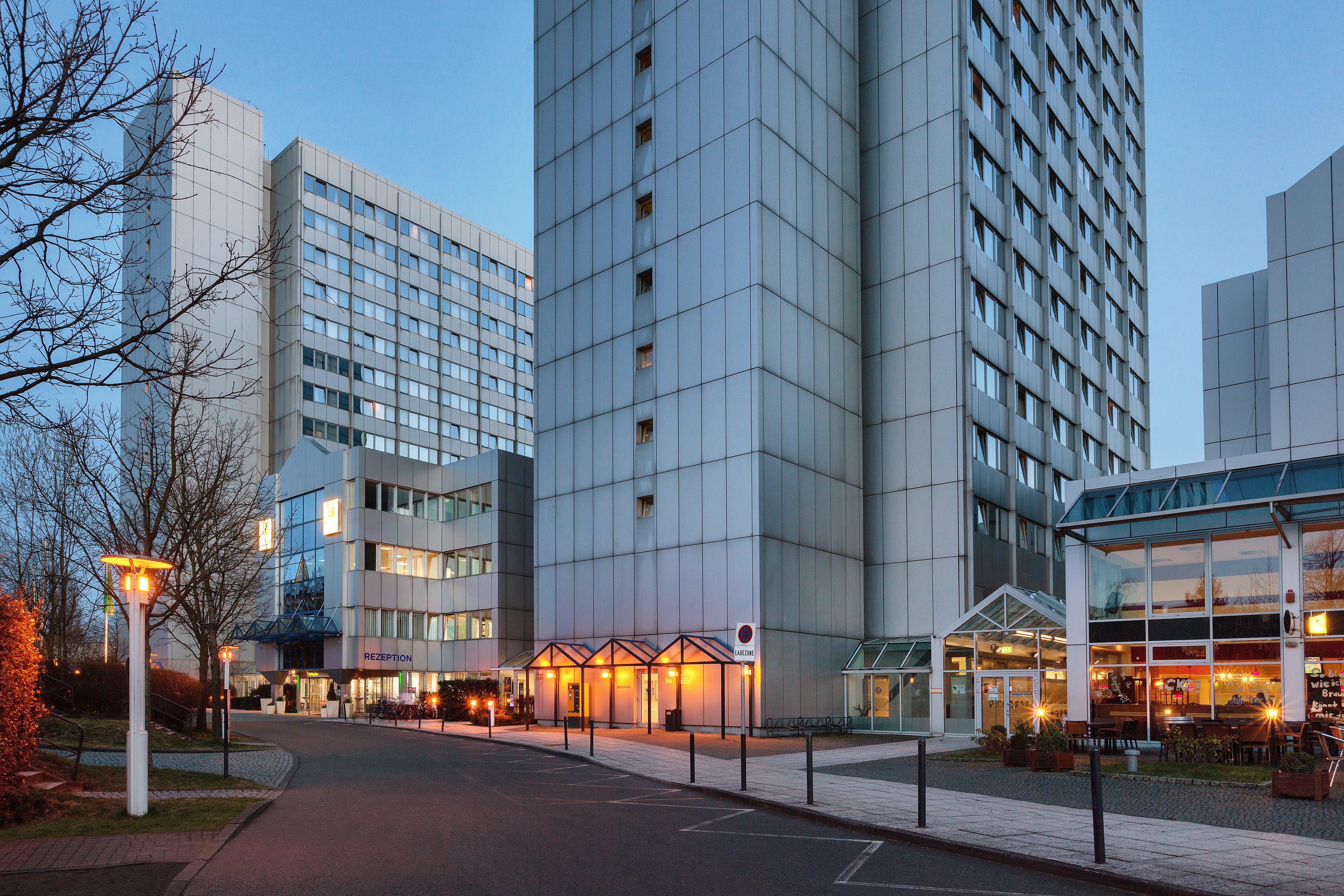 Holiday Inn Berlin City-East Landsberger Allee, An Ihg Hotel Екстериор снимка