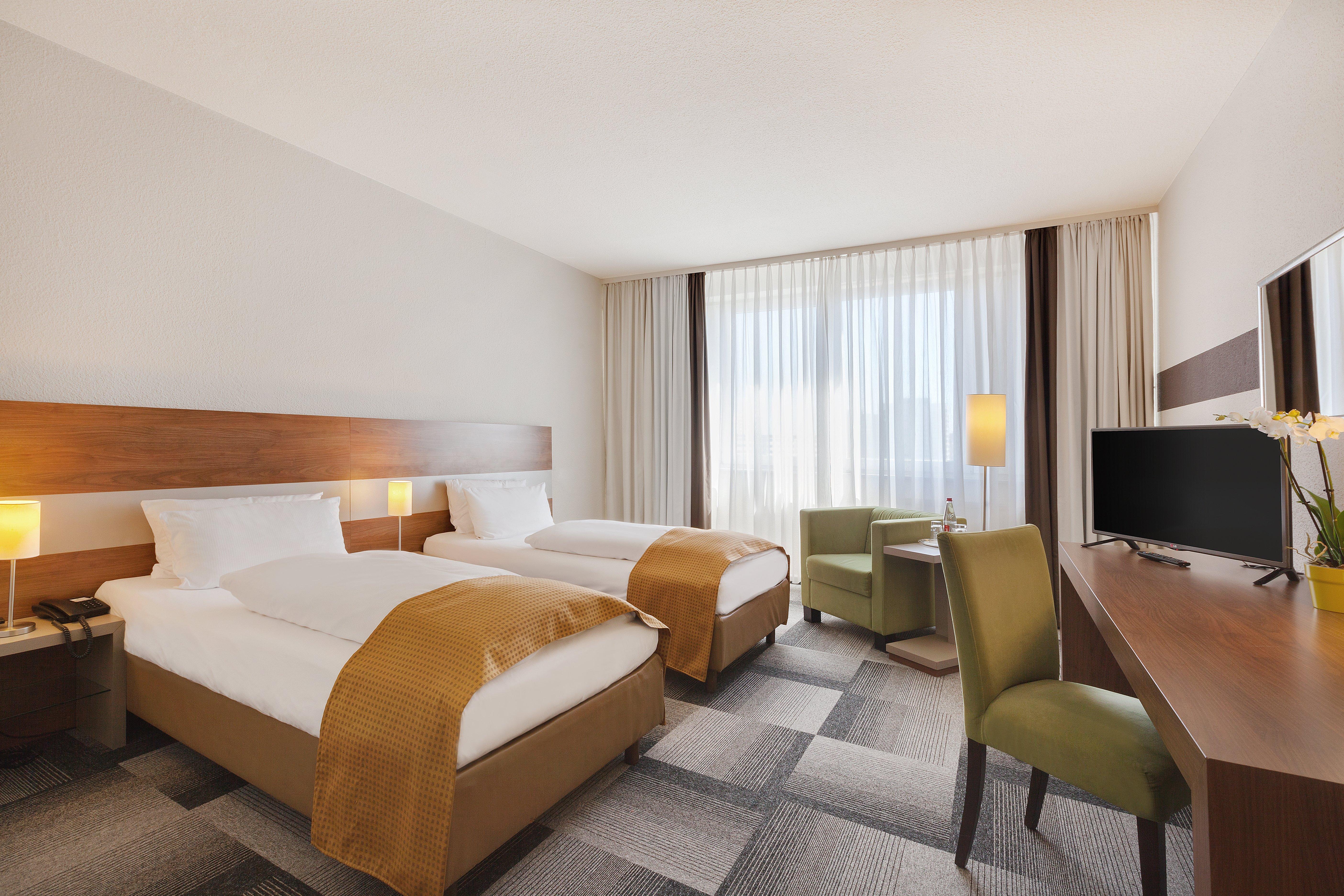 Holiday Inn Berlin City-East Landsberger Allee, An Ihg Hotel Екстериор снимка